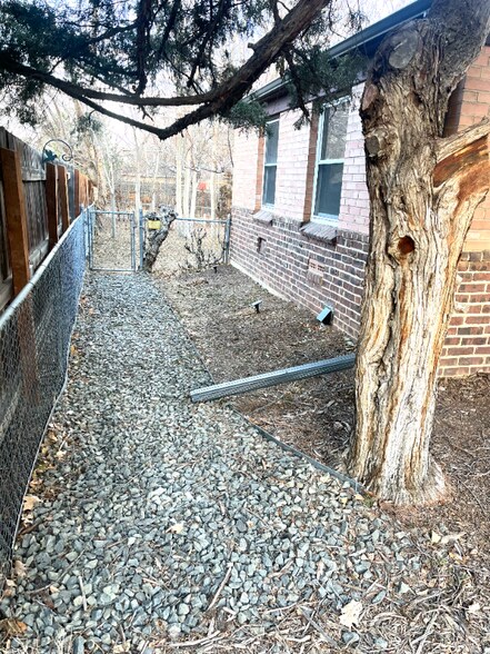 Building Photo - 507 Quebec St