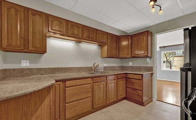 Building Photo - 4852 Lila Dr