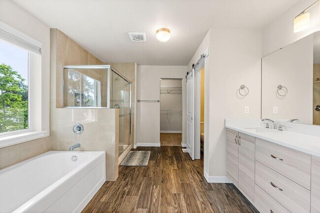 Building Photo - Modern 4-Bedroom Yelm Home with Covered Patio, Outdoor Fireplace & Office/Flex Space!
