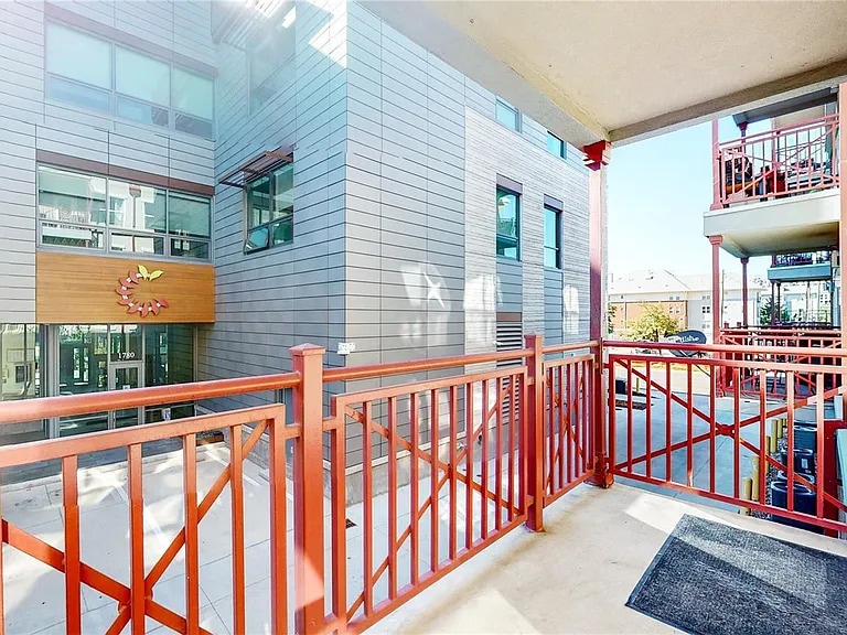 Balcony - 1767 N Pearl St