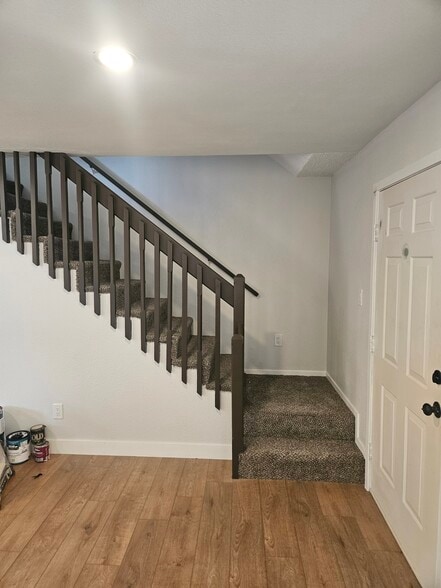 Primary Photo - 131 Knoll St