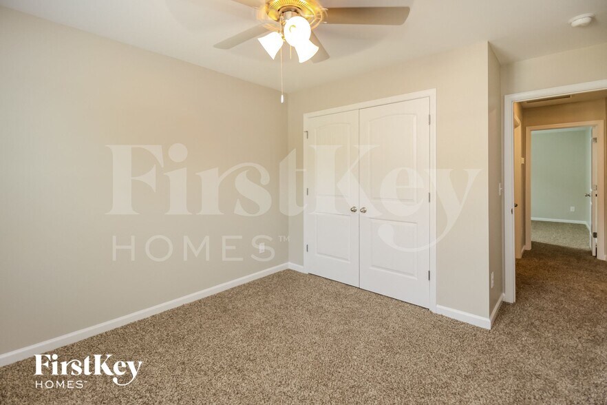 Building Photo - 4000 Park Crossings Dr