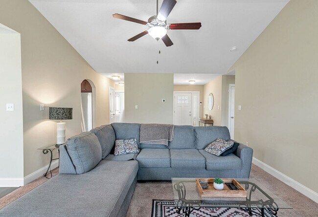 Building Photo - 293 Crossroads Store Dr