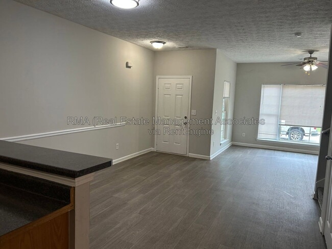 Building Photo - 1749 Carrington Dr