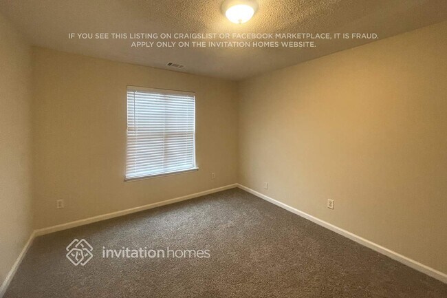 Building Photo - 471 Charles Towne Ave