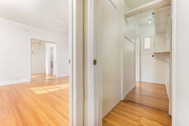 Building Photo - 6252 Commodore Sloat Dr