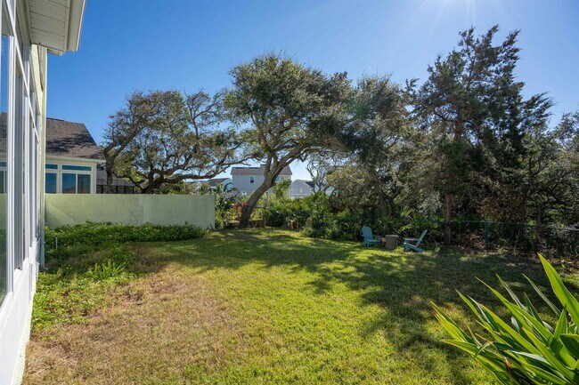 Building Photo - 212 Somerset Ct