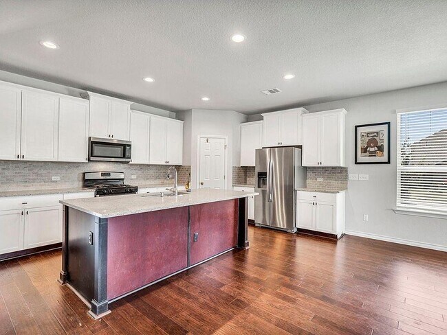 Building Photo - 3900 Harbor Point Dr