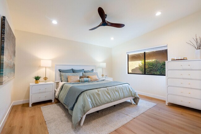 Building Photo - 54 Maximo Way