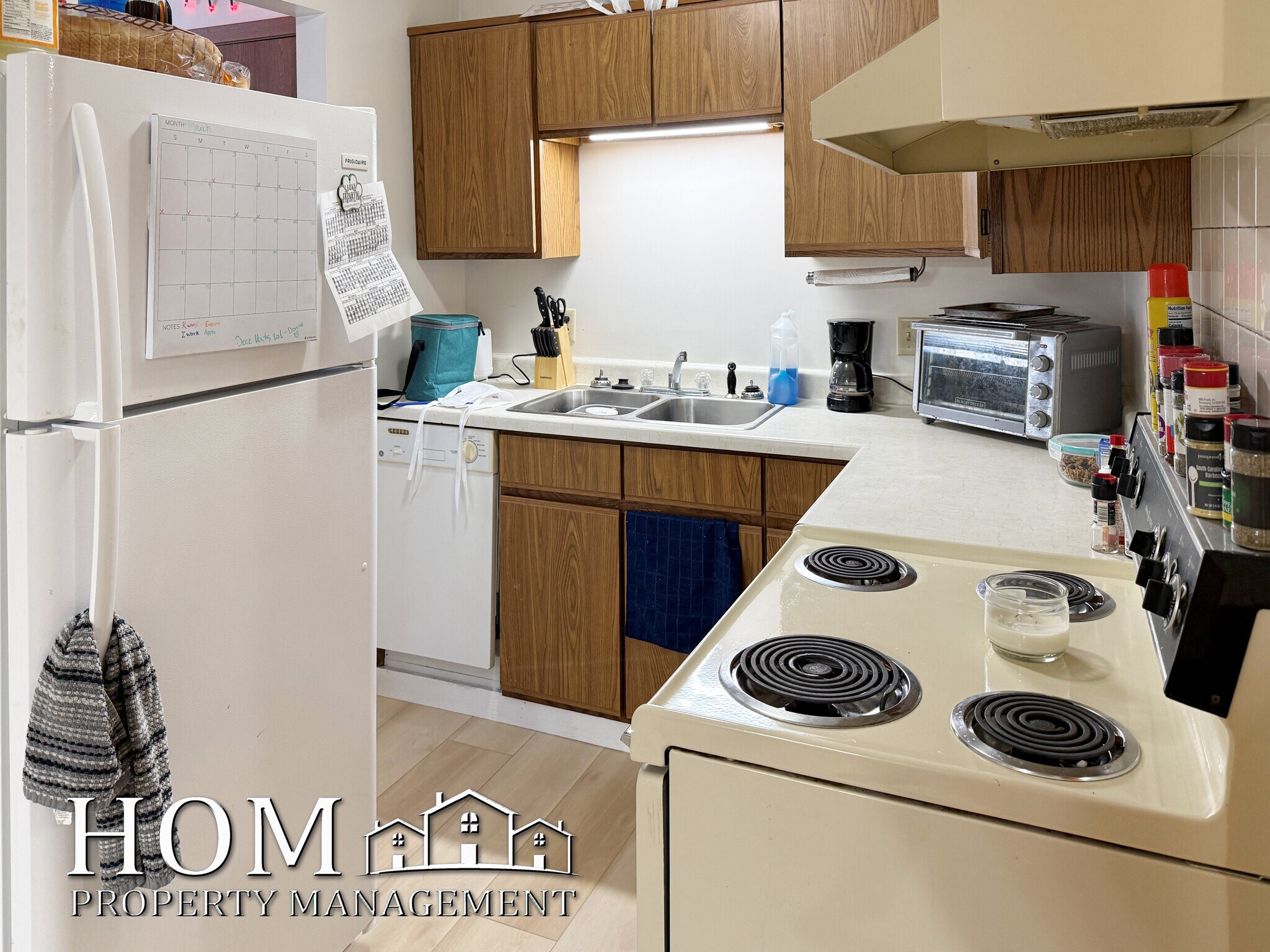 Building Photo - 1701 Pleasant View Dr