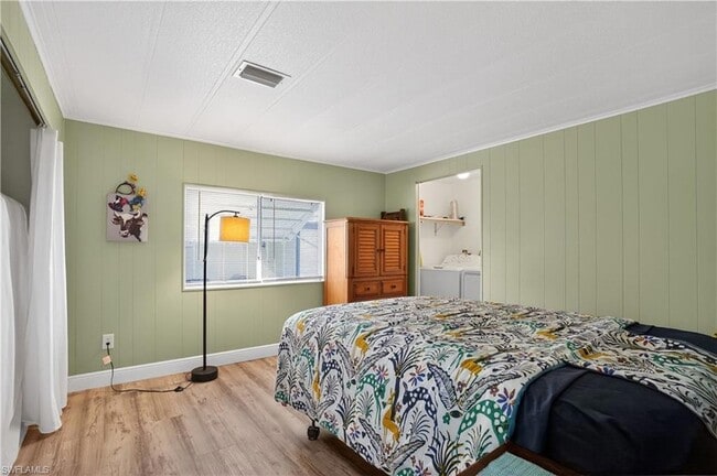 Building Photo - 125 Kim Dr