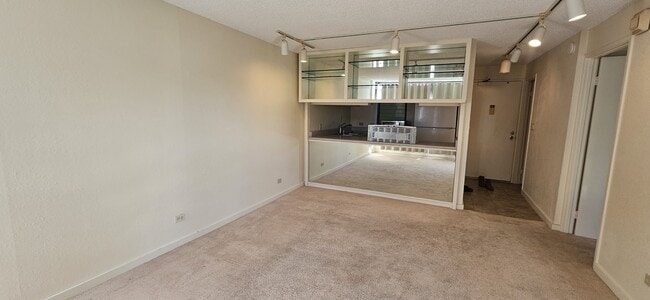Building Photo - 1054 Green St