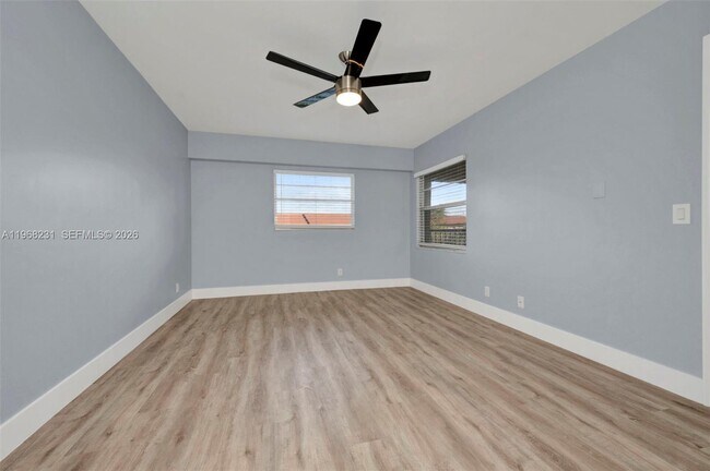 Building Photo - 1351 SW 125th Ave