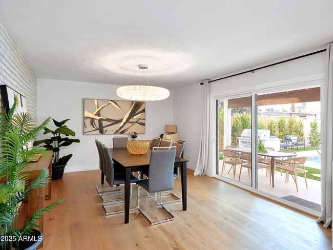 Building Photo - 7320 E Latham St