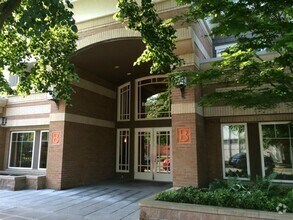 Building Photo - 1Bd/1Ba Seattle Condo