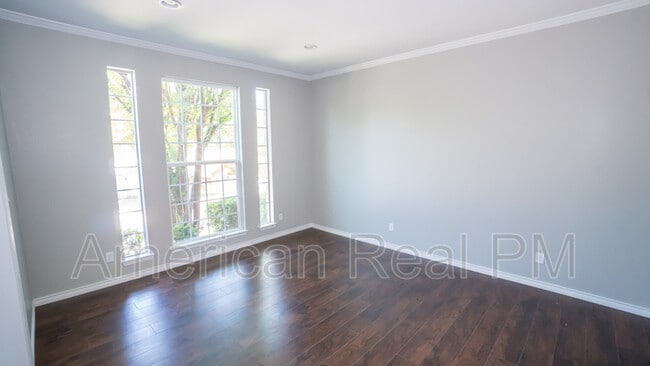 Building Photo - 728 Robin Meadow Dr