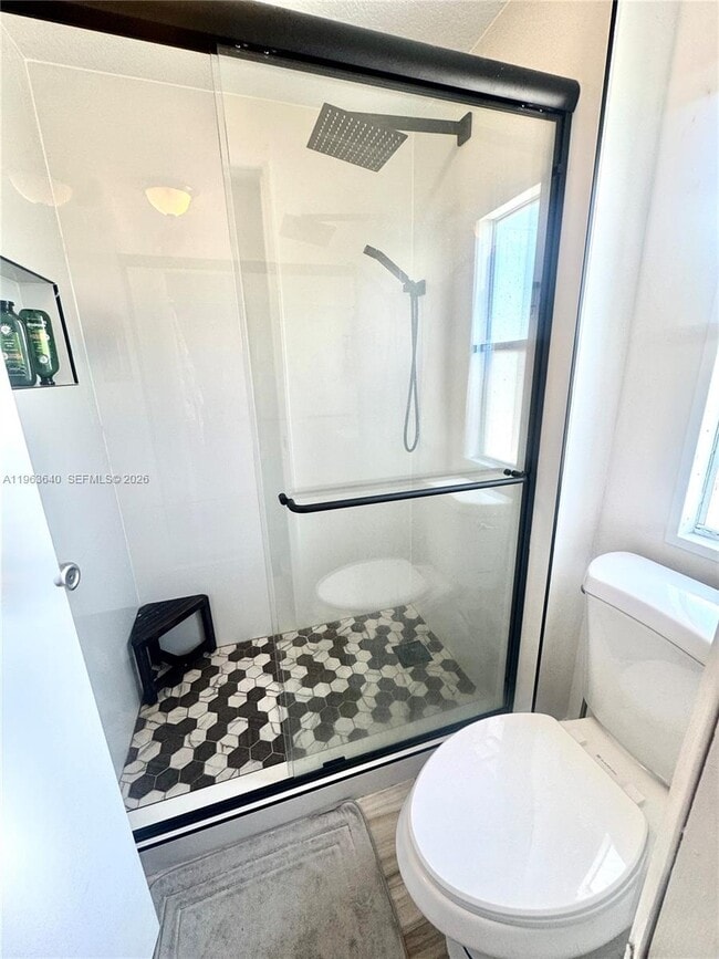 Building Photo - 118 Burgundy Dr