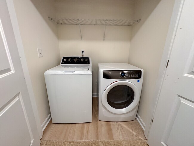 Building Photo - 106 Synandra Dr