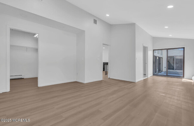 Building Photo - 1034 Zircon Dr
