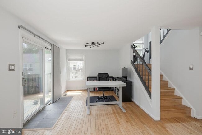 Building Photo - 6015 Good Lion Ct