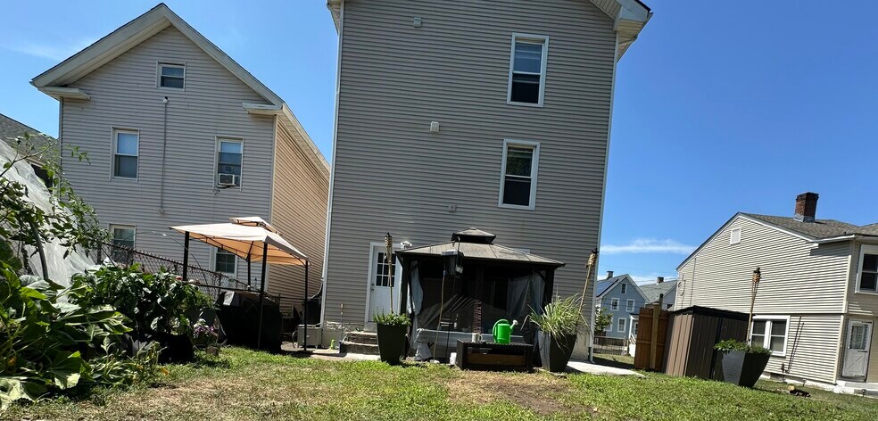 Building Photo - 89 Haven St