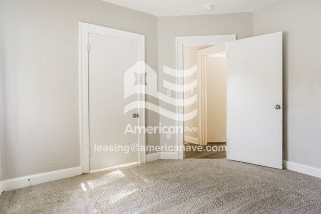 Building Photo - 1606 E 72nd St