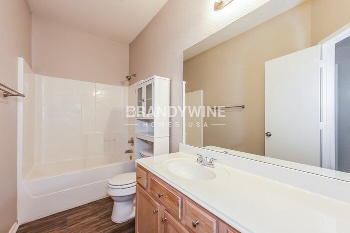 Building Photo - 1032 Buffalo Springs Dr