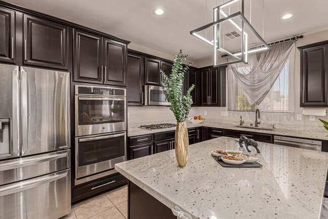 Building Photo - MODERN DESIGNED 4-BED, 3-BATH HOME IN SOUT...