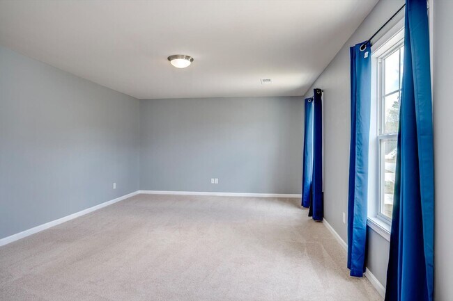 Building Photo - Beautiful 5 Bedroom Home For Rent