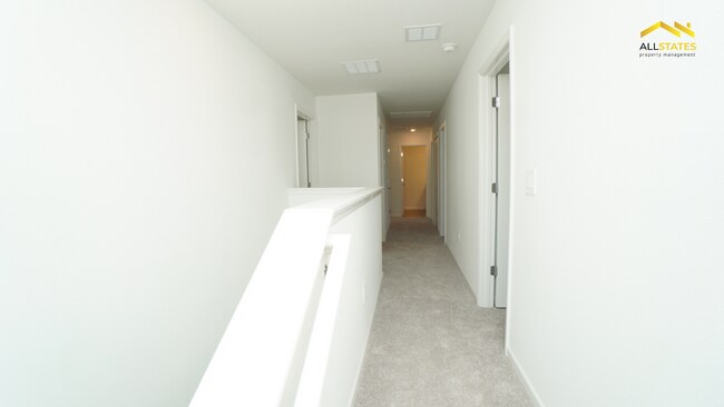 Building Photo - 4030 NE 33rd Ave