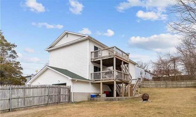 Building Photo - 190 Gladstone St