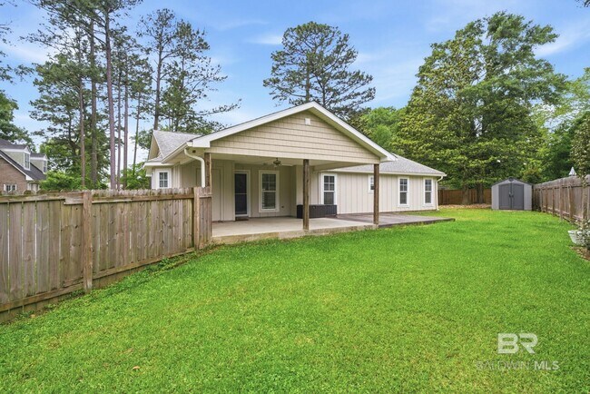 Building Photo - 108 Cherry Cir