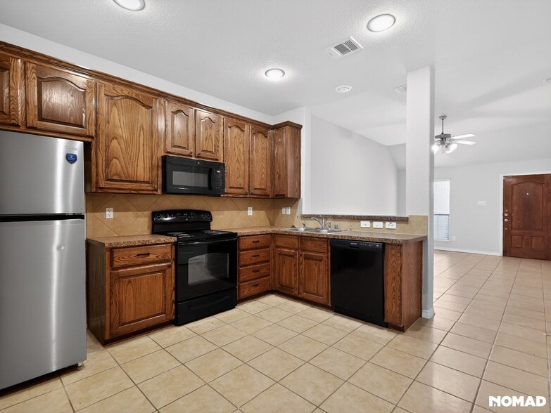 Building Photo - 2131 Colby Ln