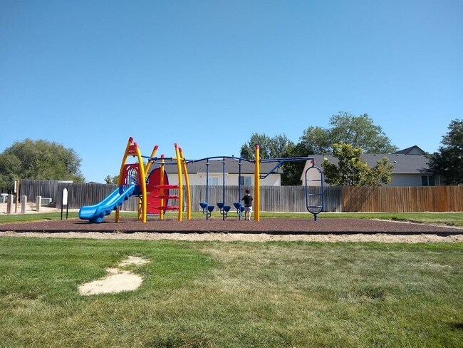 Building Photo - 1915 W Mulhuland Ct