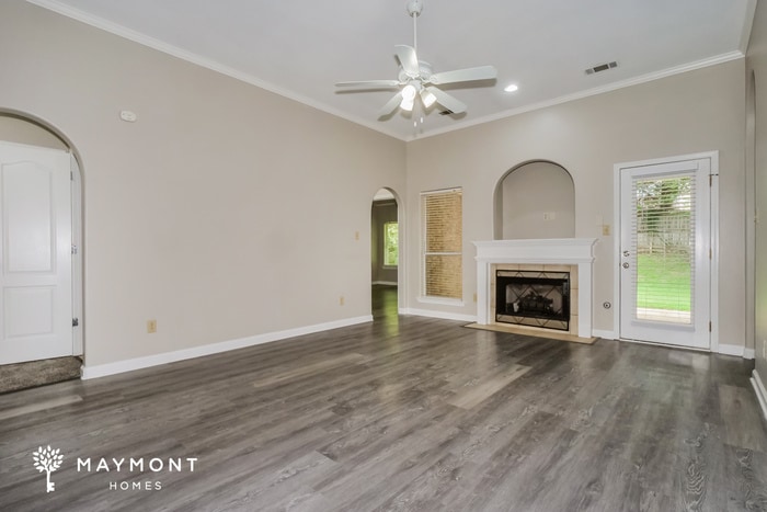 Building Photo - 20 Lakewood Cove