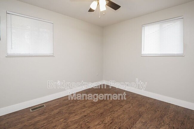 Building Photo - 5442 Lofino Ct