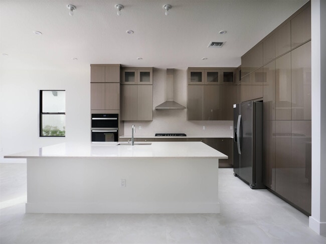 Building Photo - 12553 Solana Bay Cir