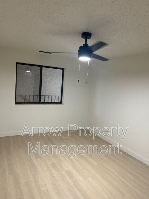 Building Photo - 203 E Arbor Ave