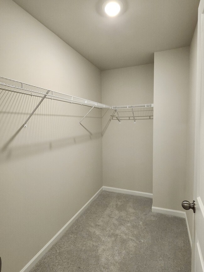 Building Photo - 723 Peyden Ln