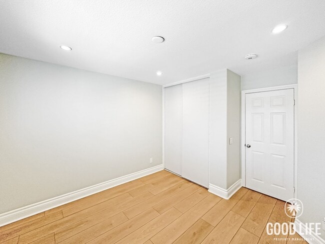 Building Photo - Beautiful 3-Bed Home w/ Vaulted Ceilings, Stainless Appliances, Private Backyard & 2-Car Garage