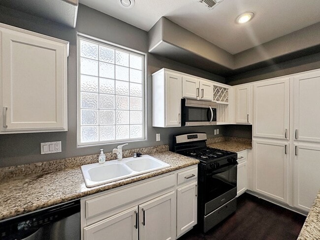 Building Photo - 10076 Bright Charisma Ct