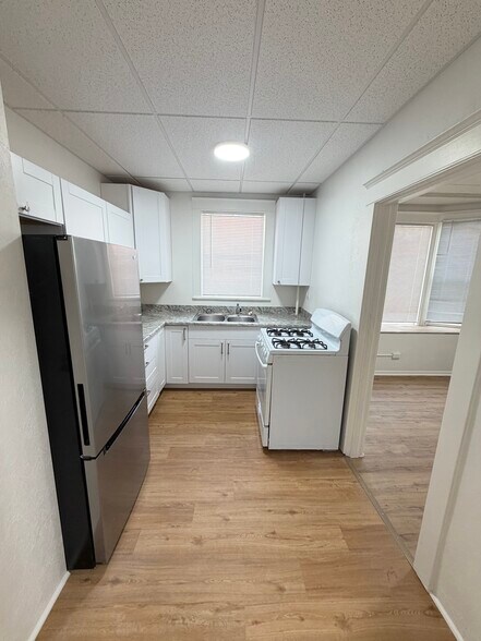 Kitchen - 251 E Broadway