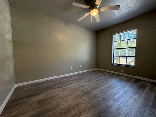 Building Photo - 4330 SW 74th Terrace