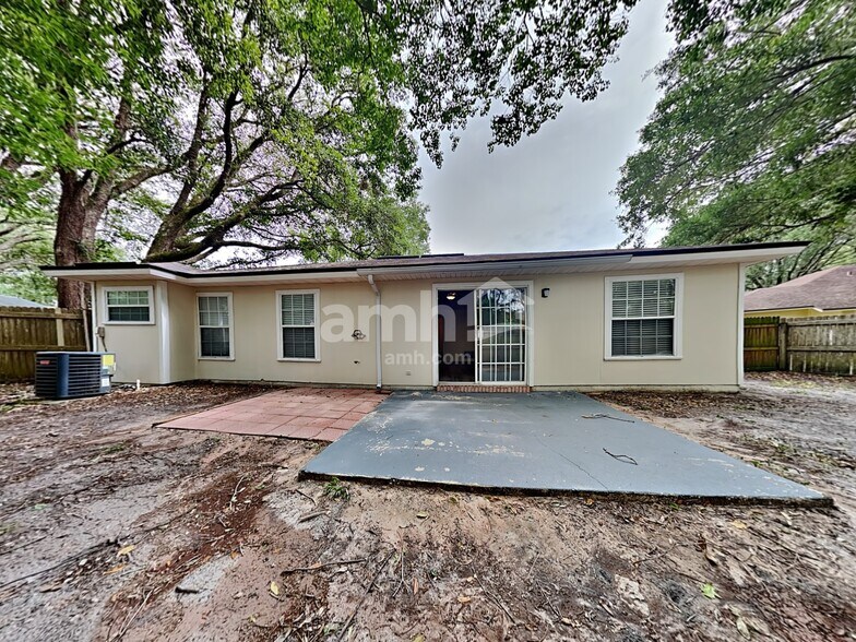 Building Photo - 3275 Guernsey Ct