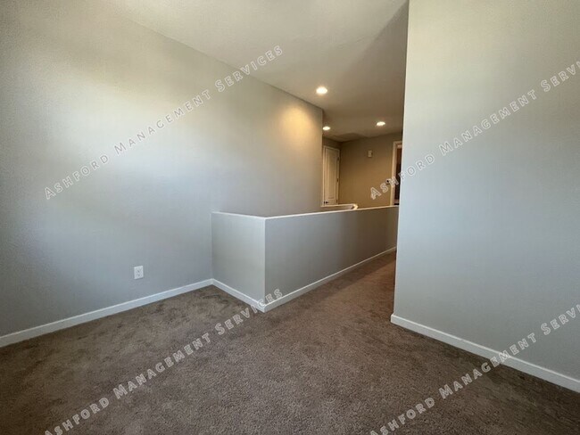 Building Photo - Beautiful 3-Bedroom Home in Sky Crossing with Modern Upgrades