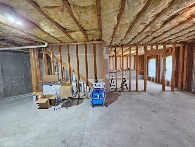 Building Photo - 2216 Worrall Hill Dr