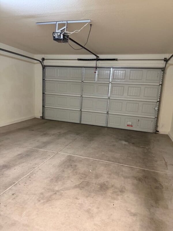 Building Photo - 2764 E Cherry Hill Dr