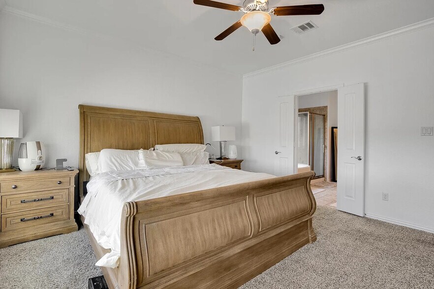 Building Photo - Room in House on Rancho Verde Dr