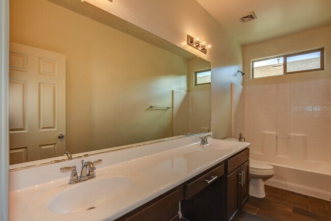Building Photo - 3 Bedroom + a Den For Rent In Pronghorn Ra...
