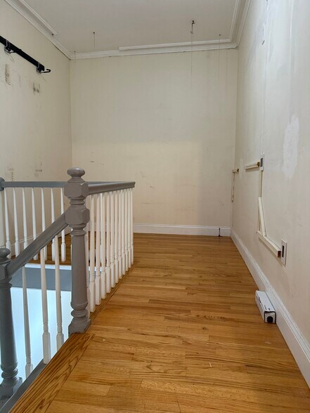 Building Photo - 173 Orms St